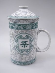 [ Schriftzeichen TEE 茶 ] Teebecher mit Sieb & Deckel Ø7,5cm H14cm / Becher / Mug