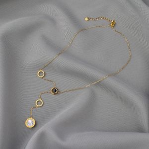 Halskette mit Coin Anhänger Modeschmuck aus Edelstahl |