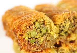 GULLUOGLU Kadayif Twisted (Burma) mit Pistazien - with pistachios