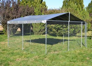 Psia búda so strechou 4x4x1,83m, uzamykateľné dvere, výbeh pre zvieratá so strechou odolnou voči UV žiareniu a vode