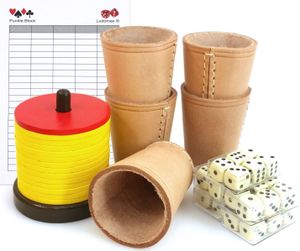 Schocken Set mit Schockenbesteck, 5 Würfelbecher, Würfel und Spielblock Schocken Set mit Schockenbesteck, 5 Würfelbecher, Würfel und Spielblock
