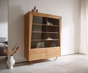 Glasschrank Kayu Akazie Natur 115x150 cm 2 Glastüren V-Fuß Highboard