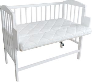 Detská postieľka na spoločné spanie 90x40 cm s matracom, rozkladacia na 90x55 cm, 9 nastaviteľných výšok ležania, možno použiť aj ako detské odrážadlo, masívne borovicové drevo v bielej farbe