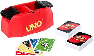 Mattel Games GKC04 UNO Showdown Kartenspiel und Familienspiel fr 2 bis 10 Spieler ab 7 Jahren