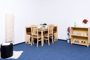 Eckbank, 148cm x 110cm x 85cm (LxBxH) Eckbank, 148cm x 110cm x 85cm (LxBxH)