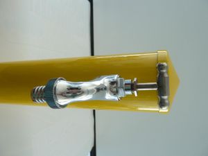 tomco Wasserzapfstelle rund aus Stahl pulverbeschichtet 75 cm  gelb, Wassersäule mit Abdeckkappe CAP 1 aus Stahlblech mit Wasserhahn 1/2“ chrom