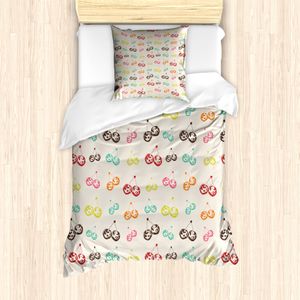 ABAKUHAUS Kirsche Bettbezug Set für Einzelbetten, Bunte Frische Bio-Lebensmittel, Milbensicher Allergiker geeignet mit Kissenbezug, 135 cm x 200 cm - 80 x 80 cm, Pale Eggshell Multicolor