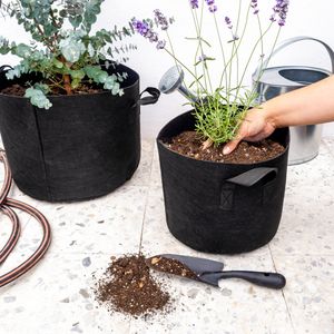 Intirilife 5x Vlies Pflanzsack in 26 Liter - 7 Gallon - 35 x 30 cm – Pflanzen Übertopf aus Vliesstoff mit Tragegriffen für Garten, Gewächshaus uvm. – Pflanzkübel Pflanzgefäß Pflanzbeutel