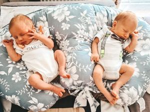 Bellochi Ošetrovateľský vankúš Twins s odkazom - vyrobený zo 100% bavlny - certifikovaný - vankúš na ukladanie dieťaťa - Cuddly Cushion - Multifunkčné dvojča do polohy vankúšov (Polaris)