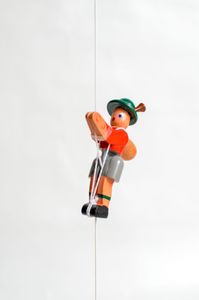 Holzspielzeug Kletterfigur Bergsteiger rot Höhe=6,5 (Kletterseil ca 45 cm)cm NEU
