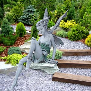 Feen Figuren Dekoration, Garten Ornament Sitzen Magische Elfen Figuren Harz Statue Blumenfee Skulptur Gartendekoration (Grau)