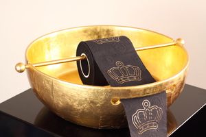 Noble schwarze deSIGNER Luxus-WC-Papier Rolle mit goldgeprägtem deSIGN KRONE