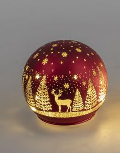 Formano Deko Kugel 10 cm Licht rot mit Hirsch und Bäume LED-Licht mit Timer Weihnachtskugel