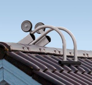 Günzburger Steigtechnik Firstbügel an Dach und Kamin Für Anlegeleitern mit Sprossen 30 x 30 mm