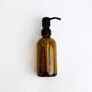 Natural Goods Berlin KLEAN Seifenspender mit Etiketten, hochwertiger & nachfüllbarer Seifenspender für Küche & Bad, transparent Braun, Edelstahl Pumpkopf Schwarz, 250 ml