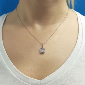 Diamant Halskette mit 0,43 Carat Baugette Anhänger