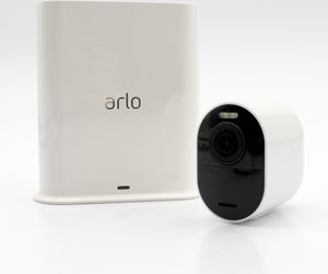 ARLO 4K UHD Wire-Free Security Camera System Überwachungskamera (App kompatibel)