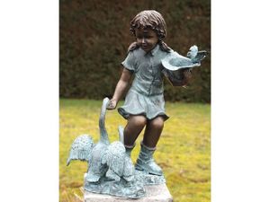 Bronzefigur Mädchen mit Schwäne Skulptur Teichfigur Wasserspeier Gartendeko