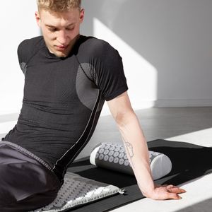 Navaris 2in1 Akupressur Massage Set - Akupressurmatte und Kissen mit Tasche - Akupressur Matte und Kopfkissen - Nadelmatte Grau Navaris 2in1 Akupressur Massage Set - Akupressurmatte und Kissen mit Tasche - Akupressur Matte und Kopfkissen - Nadelmatte Grau