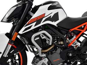 Grzejnik ZIEGER kompatybilny z KTM 125 Duke BJ 2017-21 srebrny