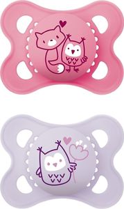 MAM Original Schnuller im 2er-Set, zahnfreundlicher Baby Schnuller aus nachhaltigen &erneuerbaren Materialien, Sauger aus MAM SkinSoft Silikon, mit Schnullerbox, 0-6 Monate, Fuchs/Eule