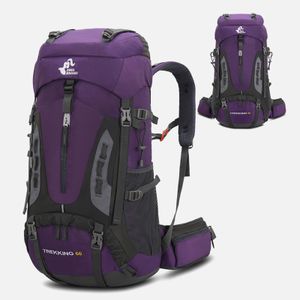 60L Wasserdichter leichter Wanderrucksack mit Regenschutz, Outdoor Sport Tagesrucksack Reisetasche für Klettern Camping Reisen,Dunkellila
