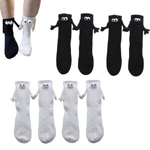 4 Paar Lustige Uni Socken, magnetische Saug Paar Socken, Paar-Geschenke für Damen und Herren, Socken Schwarz weiß