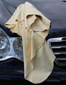 Spitzen Qualität: Flächiges Autoleder im Rechteckschnitt / Frenchcut, ca. 51x74 cm | als Trockentuch, Fensterleder und Staubtuch | orginal Trangerbung