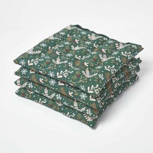 HOMESCAPES Sada 4 polštářů na sezení ze 100% bavlny, 40 x 40 cm, zelený vánoční vzor cesmína