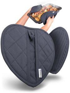 WOHNHELD® Topflappen & Ofenhandschuhe Kombi I 2er Set I Extrem hitzebeständig 250° C I Baumwolle Waschmaschinen geeignet I Herz Grau