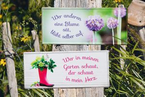 GILDE Schild, rechteckig, "Gartenglück", Blumendesign, Gummistiefelmotiv, Spruch, Metall, grau, grün, pink, , 2fach sortiert, B. 35 cm, H. 15 cm 67373