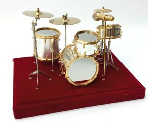 1:12 Miniatur Schlagzeug, Metall-Kunststoff, beweglich matt-silber mit Goldrand