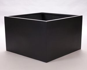 Elegant Einrichten Pflanzkübel Blumenkübel Fiberglas niedrige quadratisch 70x70x40cm schwarz-matt.