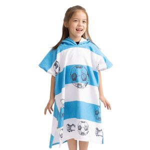 HOMELEVEL Kinder und Baby Badeponcho - Poncho Handtuch für Strand Schwimmbad - Surfponcho mit Kapuze - Bademantel für Babys Jungen und Mädchen - Fußball Print