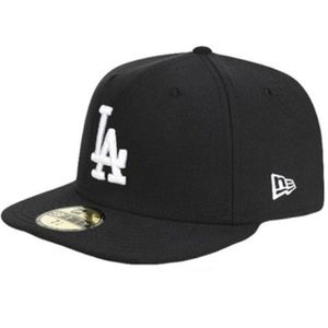 New Era - MLB Los Angeles Dodgers Essential 59Fifty Cap - black : 7 5/8 (60,6cm) Größe: 7 5/8 (60,6cm)