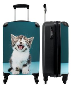 NoBoringSuitcases.com® Koffer Handgepäck Trolley Rollkoffer Kleine Reisekoffer mit 4 Rollen - Kätzchen - Katze - Miau - Blau - Cabin Size < 55x40x23 cm & 55x40x20 cm - Fotokoffer - Kabinenkoffer - Boardgepäck - Kinderkoffer - Kindertrolley