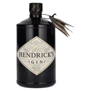 Hendricks Gin Distilled and Bottled in Scotland | 44 % vol | 0,7 l