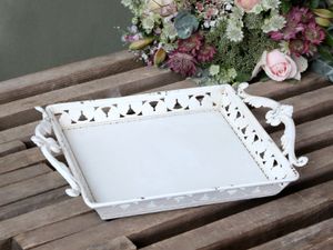 Weißes Tablett für Kerzen oder Gebäck aus Metall mit Griff & Nachbildungkante von Chic Antique