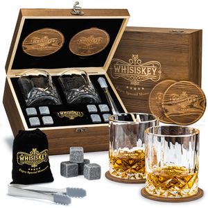 Whisiskey® - Whisky Zubehör Set – inkl. 8 Whiskey Steine, 2 Gläser, Zange & 2 Untersetzer – Kühlsteine – Geschenke für Männer – Eiswürfel Wiederverwendbar - Geschenkset & Kein Verwässern für Whiskey, Wodka, Gin
