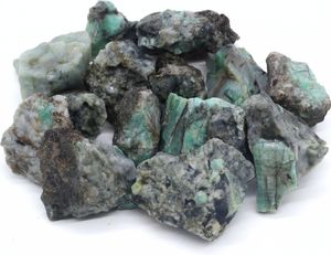 LAVISA Premium Heilsteine Edelsteine Set | Natürliche Kristalle für Dekoration und Wohlbefinden | 100% Natursteine Mineralsteine (Smaragd)