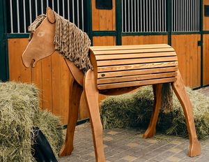 Holz-Pferd Pony Amigo, 109cm, Farbe: Nuss-Braun