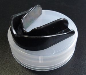 Orkan Zahnschützer schwarz mit Hygienebox
