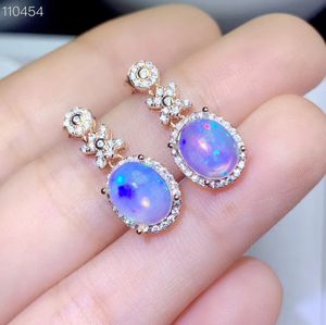 Natürlicher und echter Opal-Ohrring Natürlicher und echter Opal-Ohrring aus 925er Sterlingsilber