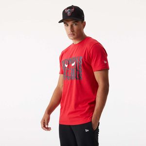 New Era - NBA Chicago Bulls Wordmark Repeat T-Shirt - Rot : Rot XL Farbe: Rot Größe: XL