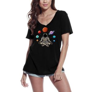 Damen Grafik T-Shirt V-Ausschnitt Astronaut Universum Yoga Raumfahrt Meditation – Astronaut Universe Yoga Space Meditation – Öko-Verantwortlich