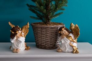 Engel-Dekoration mit einem leuchtendem Haarkranz, Weihnachtlich