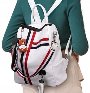 Damenrucksack - Vintage Model - Stilvoll unterwegs - Teddybär - Praktisch - Retro-Chic - Öko-Leder - Weiß