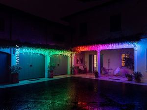 Twinkly Icicle Lichtervorhang 190 LED warmweiß und multicolor 5m transparent außen