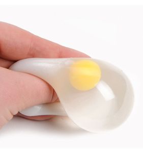 Plácačka, pomačkané vajíčko - Rozměry: cca 6 cm, bílá břečka
