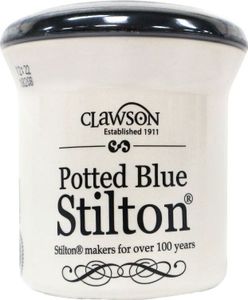 Käse Blue Stilton im Tontopf